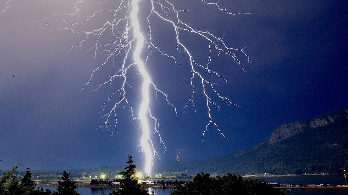 cowichan bay lightning photo of the week