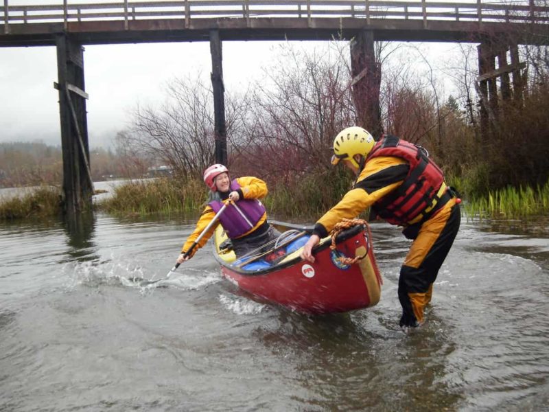 Cowichan Valley newsletter: Lake Cowichan canoe lesson
