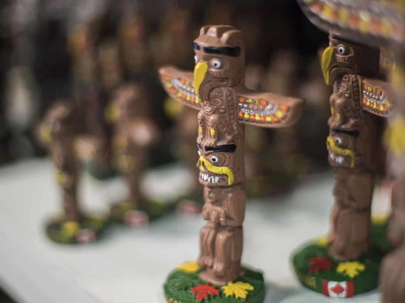 Mass-produced magnets, bottle openers and figurines of Charlie James’s Stanley Park totem pole pop up in souvenir shops throughout Vancouver’s busiest tourist areas. Cloe Logan/The Discourse