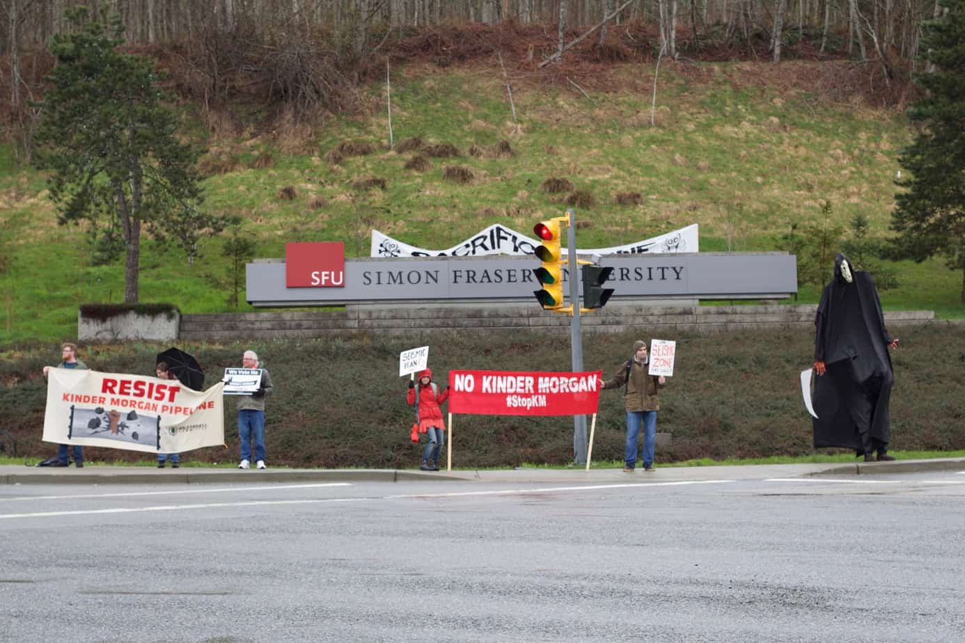 Residents fear if there was an explosion at Kinder Morgan's Tank Farm on Burnaby Mountain, then students and faculty would be trapped at SFU.