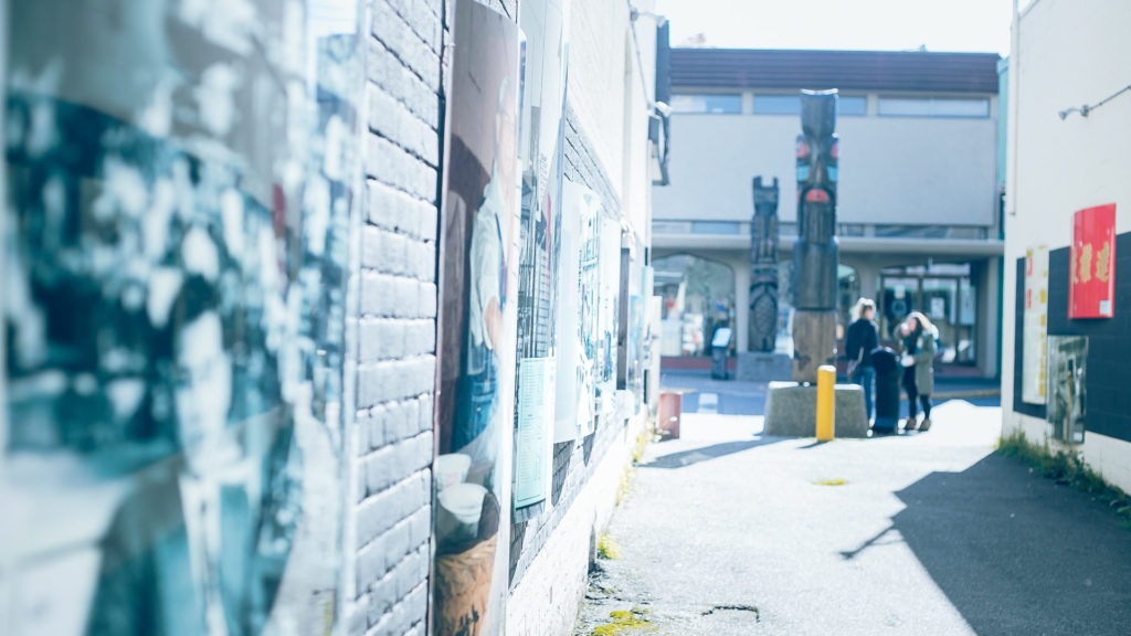 An alley in downtown Duncan.