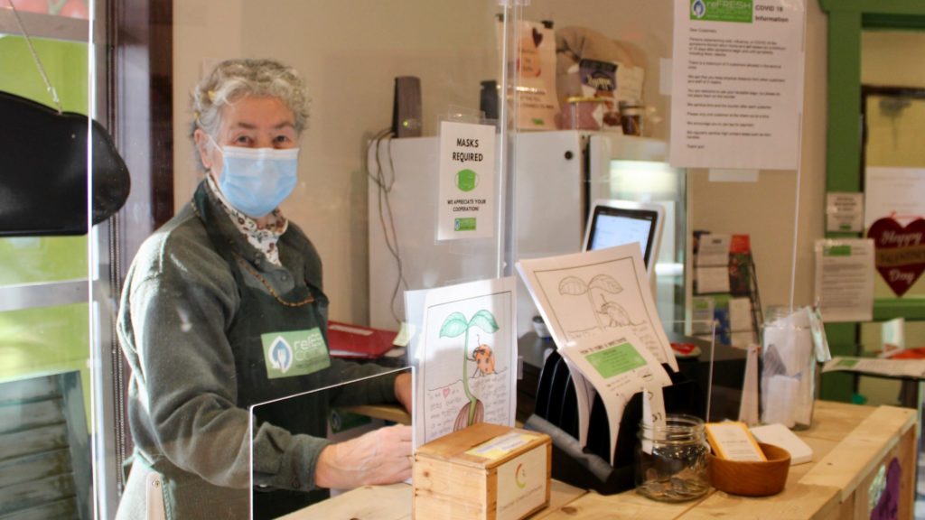 Volunteer Sandy McPherson works the till at the ReFRESH Cowichan marketplace. Photo by Jacqueline Ronson/The Discourse