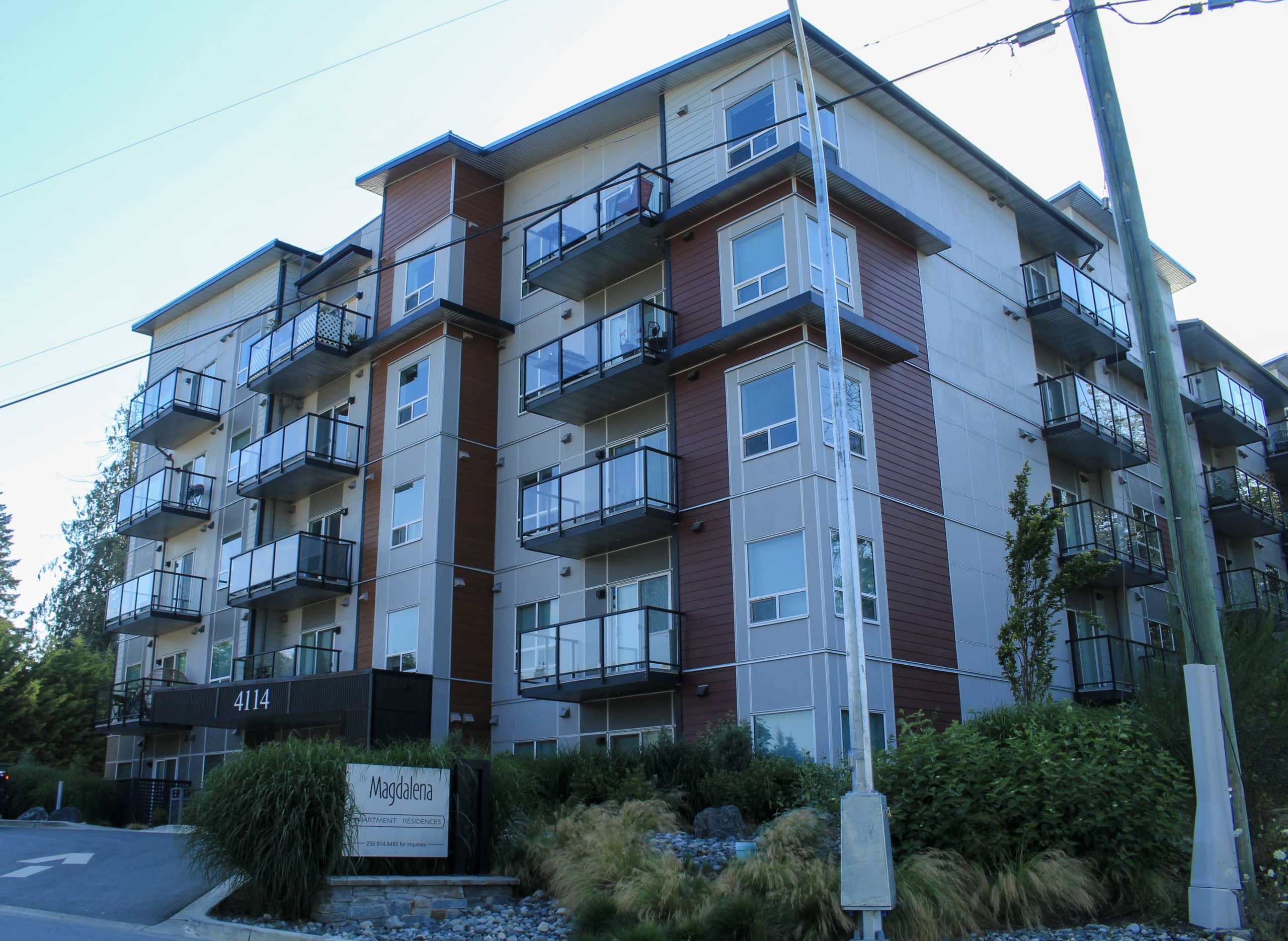 A large, modern apartment building