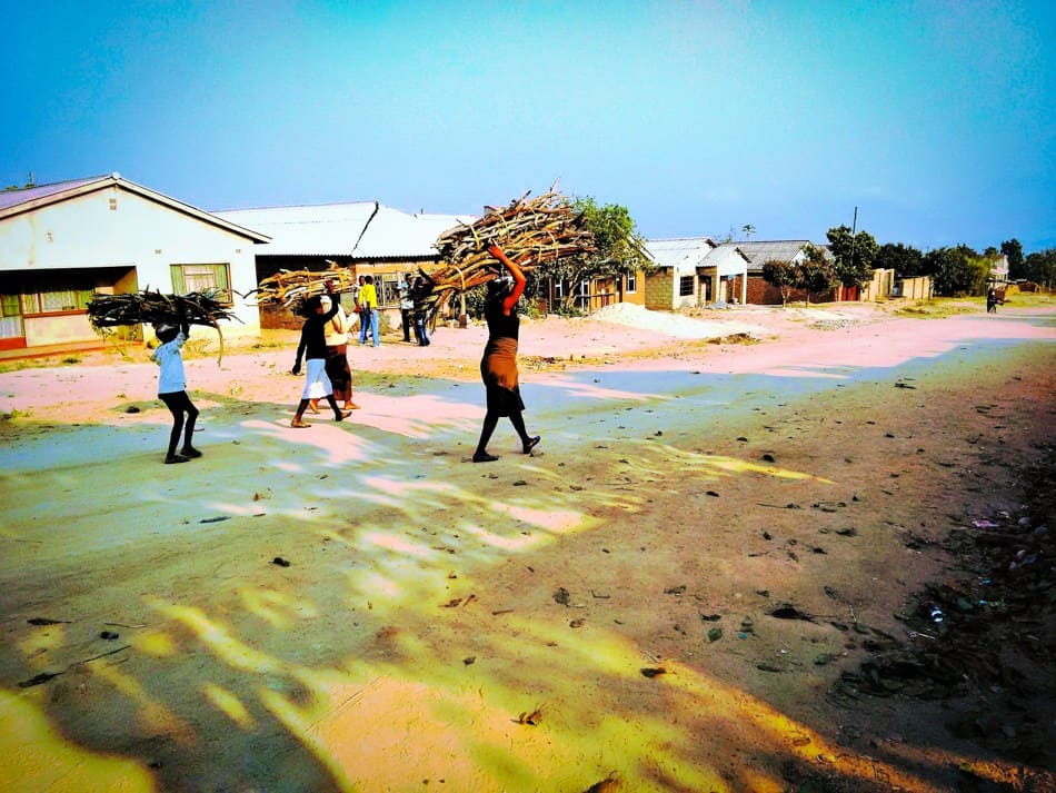 women-and-children-sell-firewood